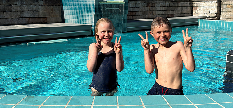 Skolavslutningsrelax på Aqua Vitalis Barn i pool